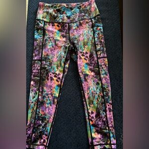 Constantly Varied Gear Capri Leggings - Vibrant Abstract Design